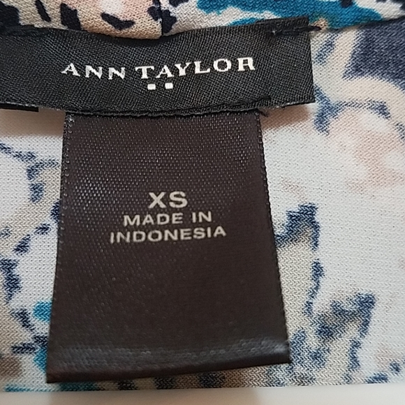 Ann Taylor Women's top - Picture 2 of 4